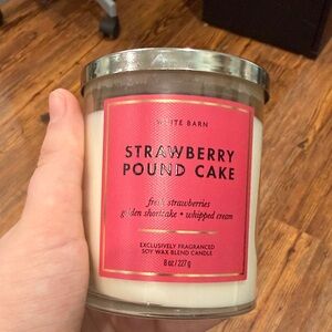 White Barn/Bath and Body Works Strawberry Pound Cake one-wick candle